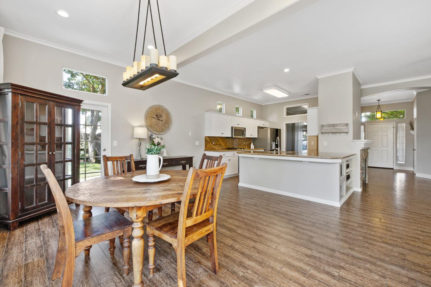 5533 W River Bottom Ave, Fresno, CA 93722