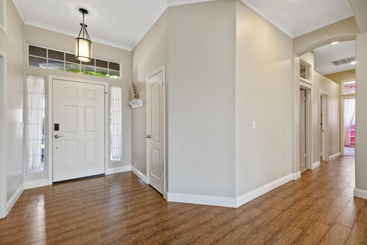 5533 W River Bottom Ave, Fresno, CA 93722