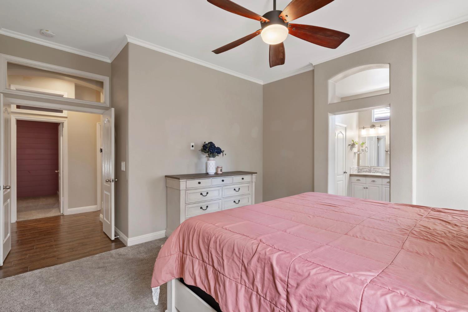5533 W River Bottom Ave, Fresno, CA 93722