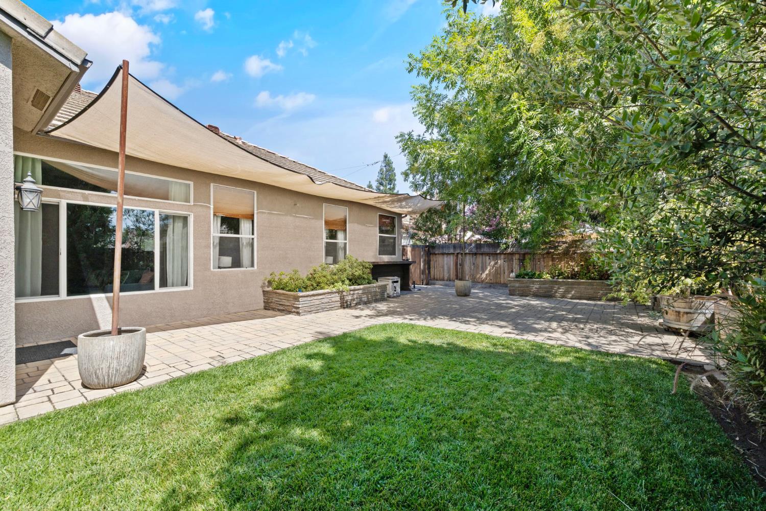 5533 W River Bottom Ave, Fresno, CA 93722