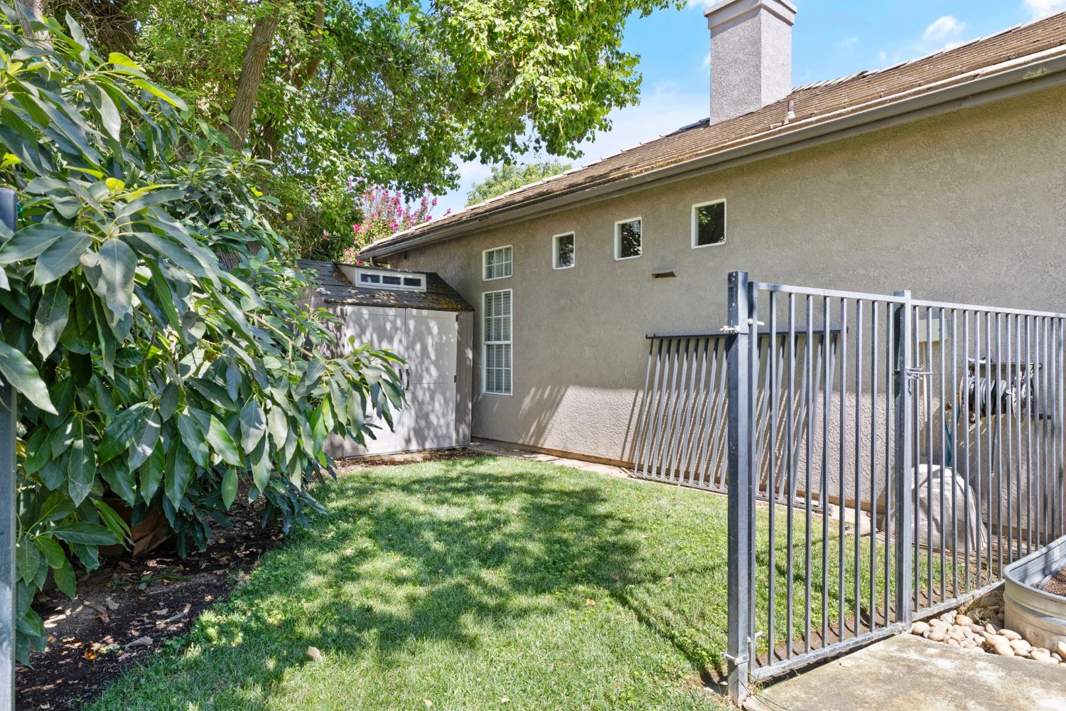 5533 W River Bottom Ave, Fresno, CA 93722