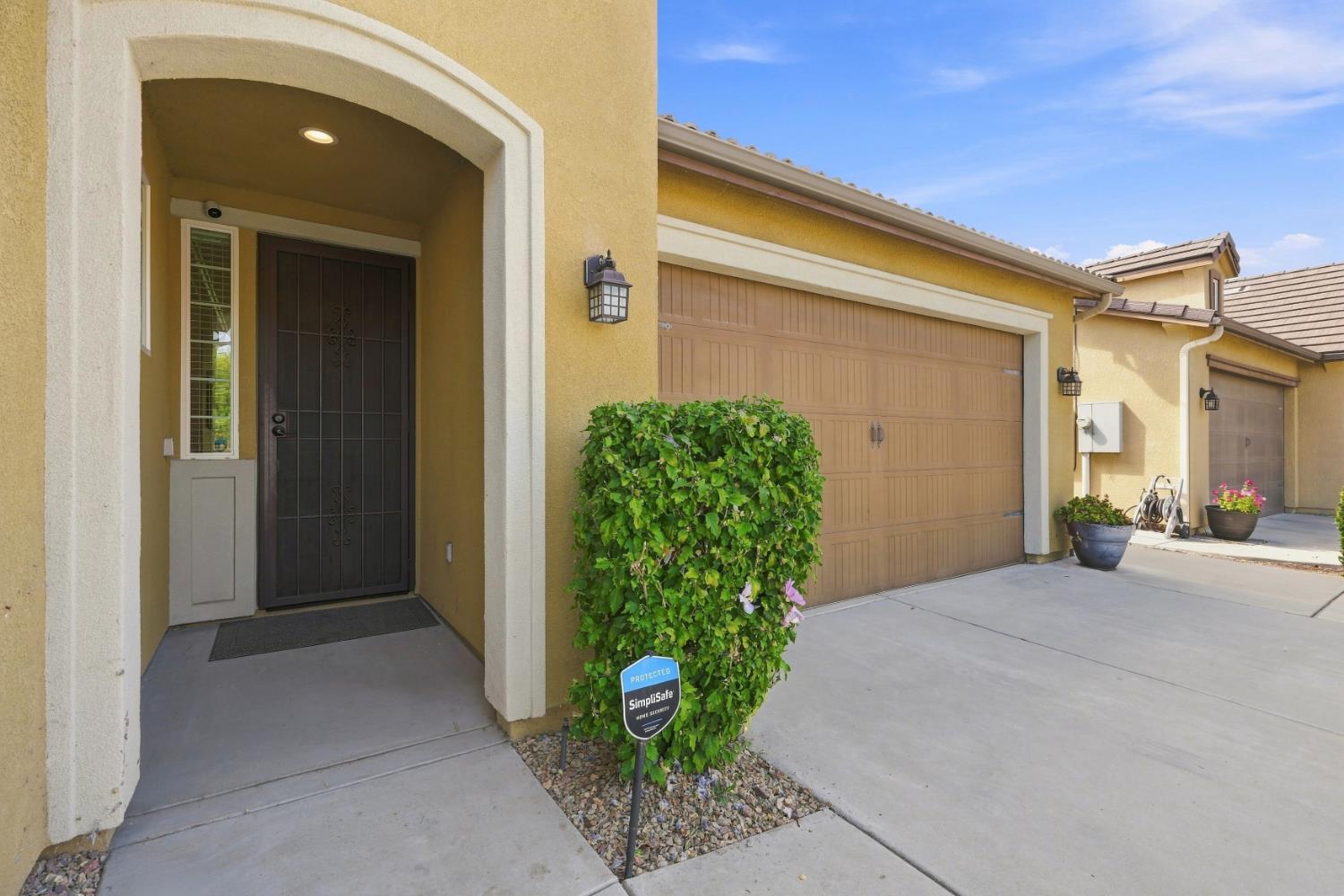 742 Kaweah Ave, Clovis, CA 93619