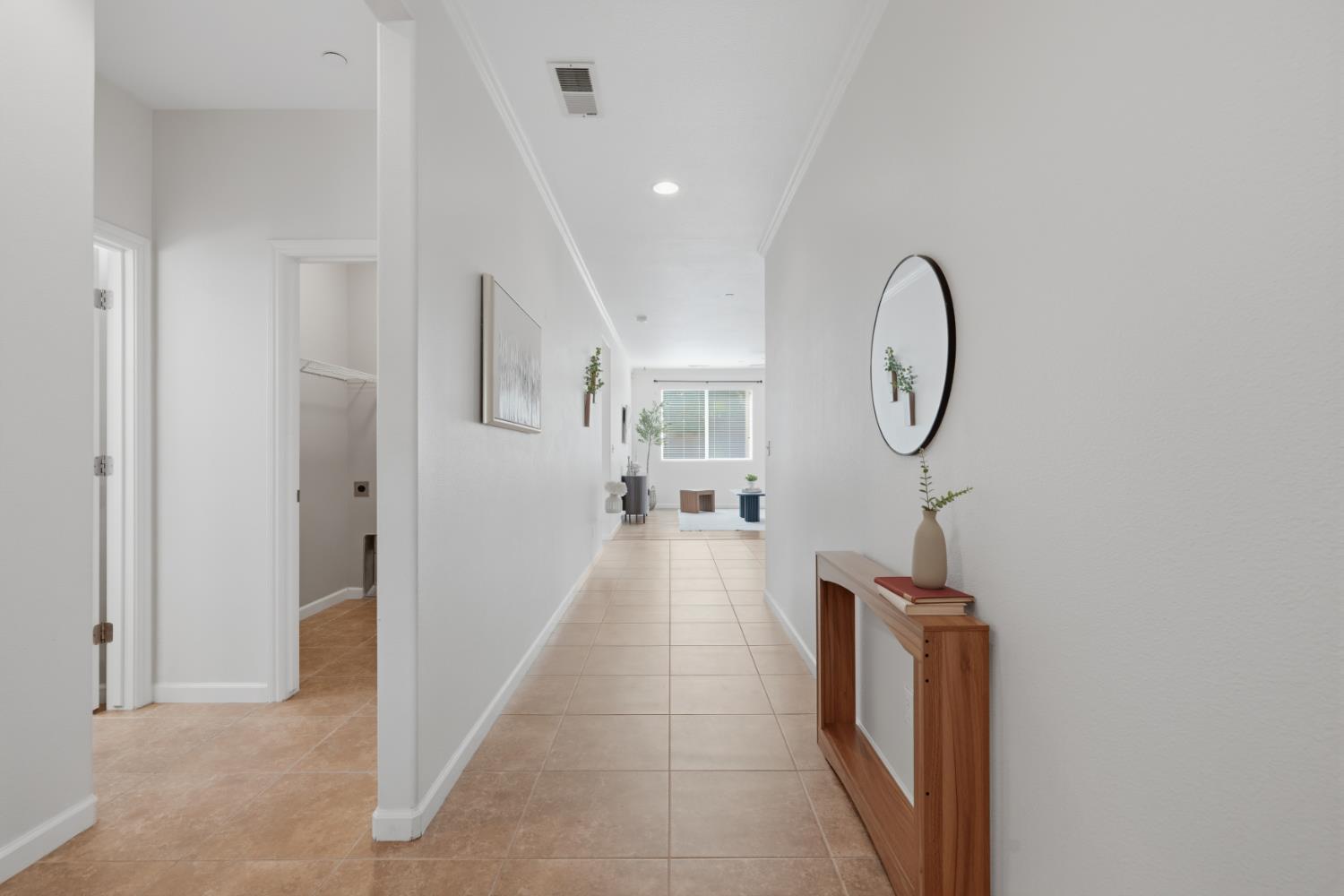 742 Kaweah Ave, Clovis, CA 93619