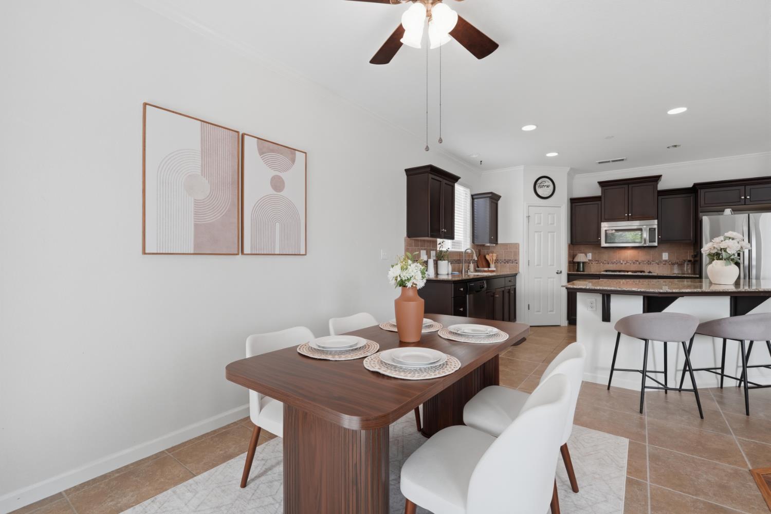 742 Kaweah Ave, Clovis, CA 93619