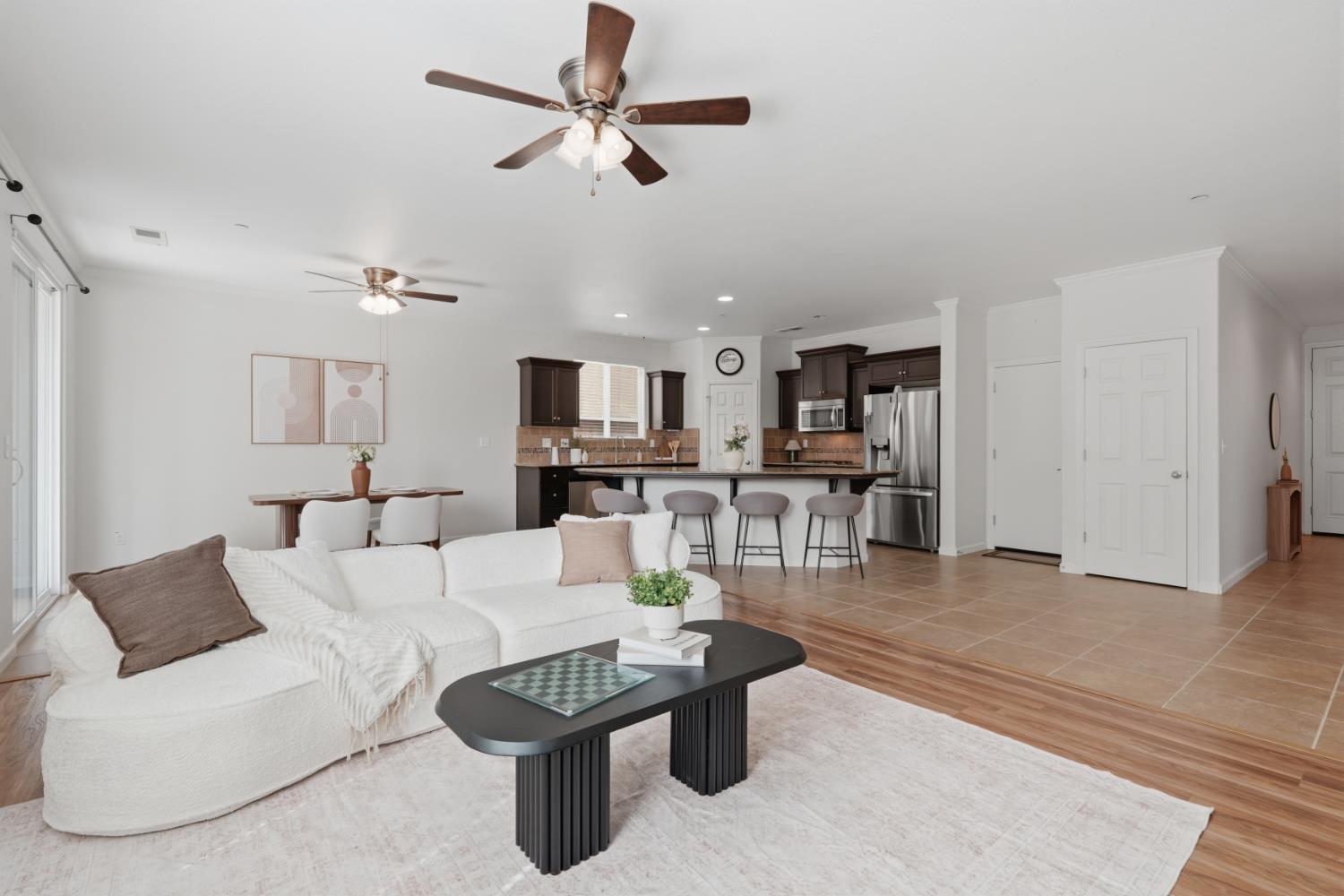 742 Kaweah Ave, Clovis, CA 93619