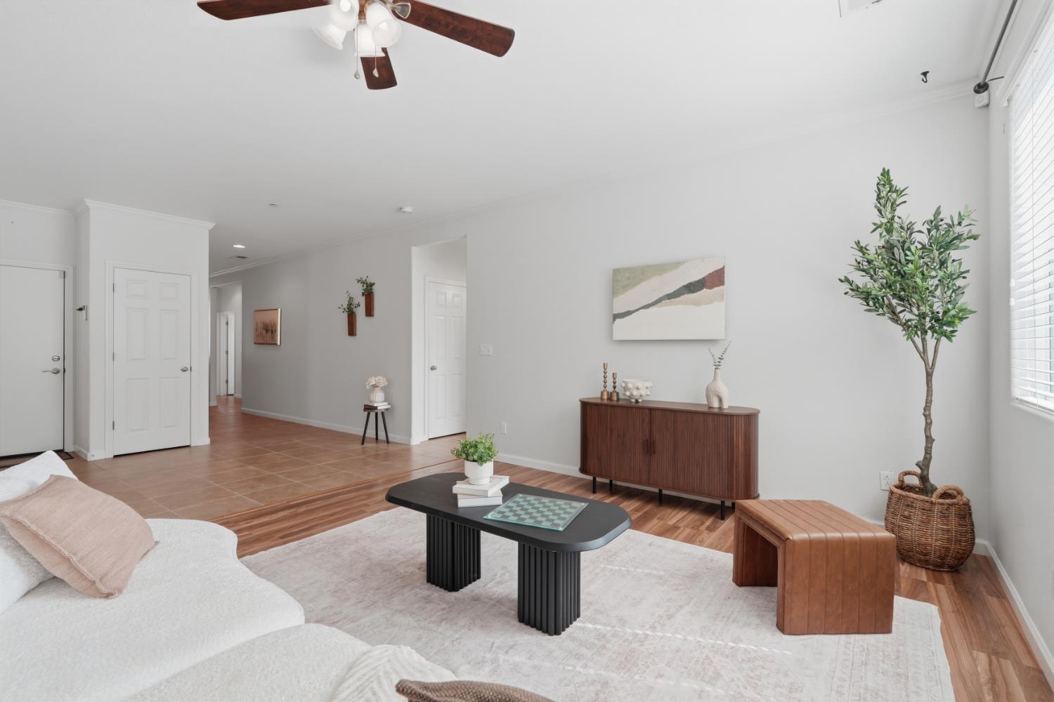 742 Kaweah Ave, Clovis, CA 93619