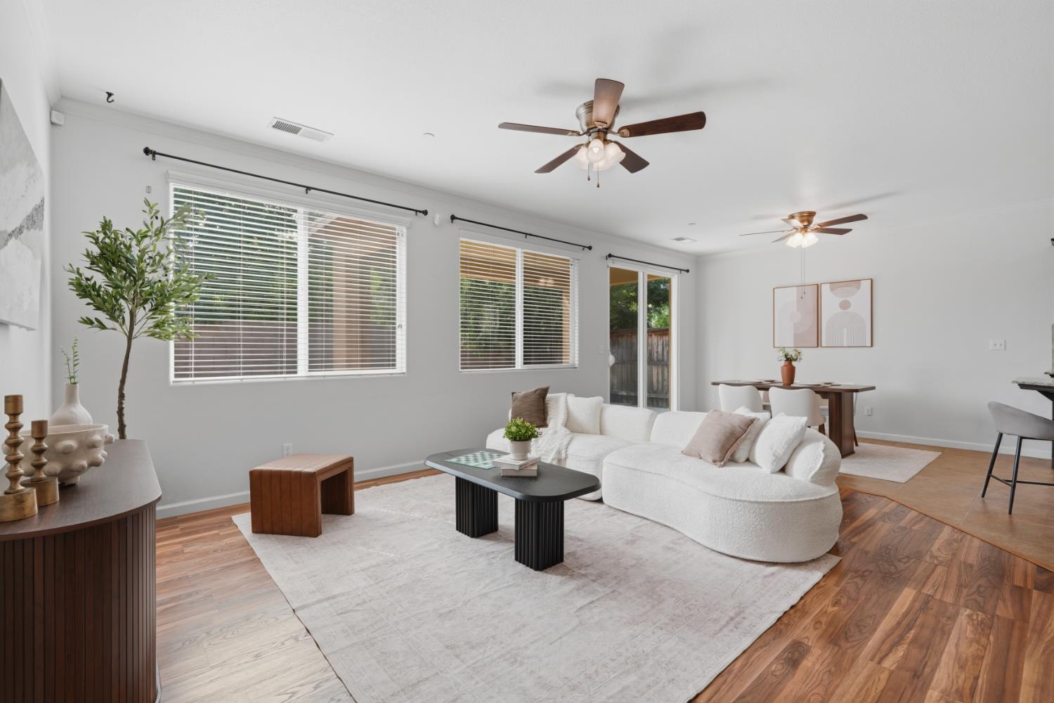 742 Kaweah Ave, Clovis, CA 93619