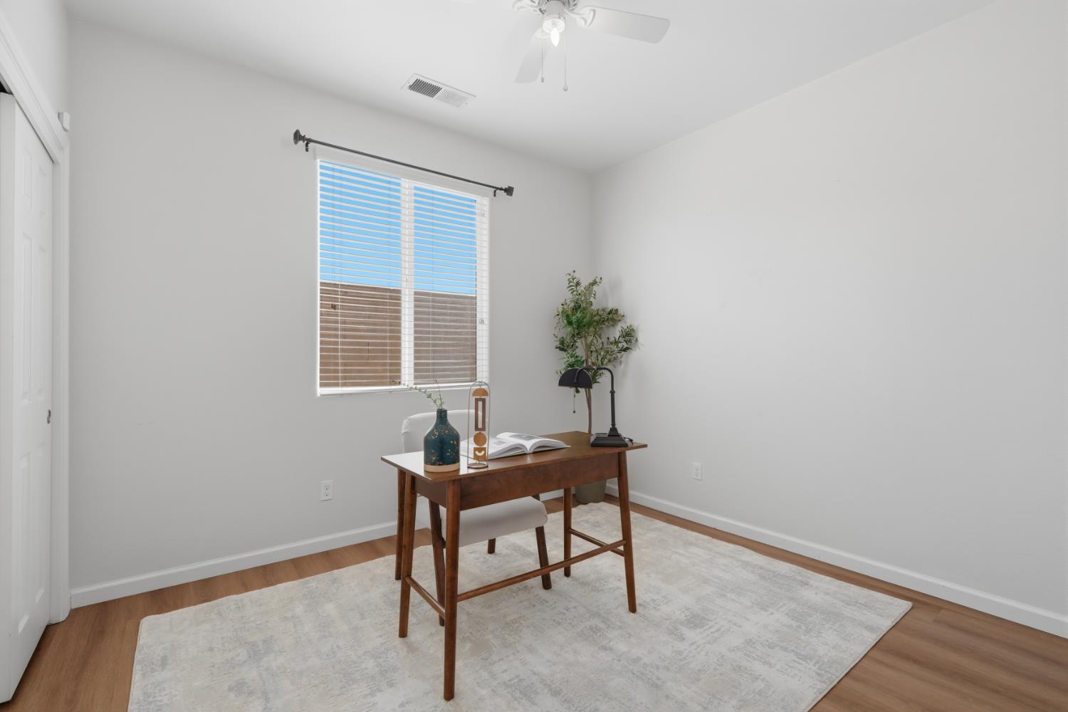 742 Kaweah Ave, Clovis, CA 93619