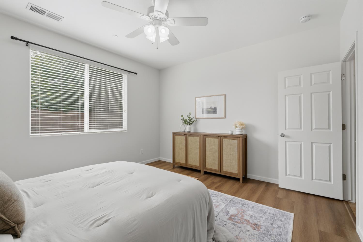 742 Kaweah Ave, Clovis, CA 93619