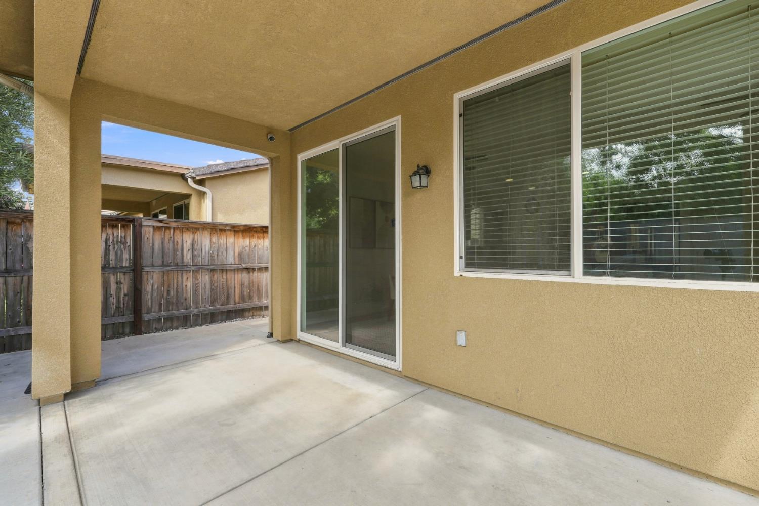 742 Kaweah Ave, Clovis, CA 93619