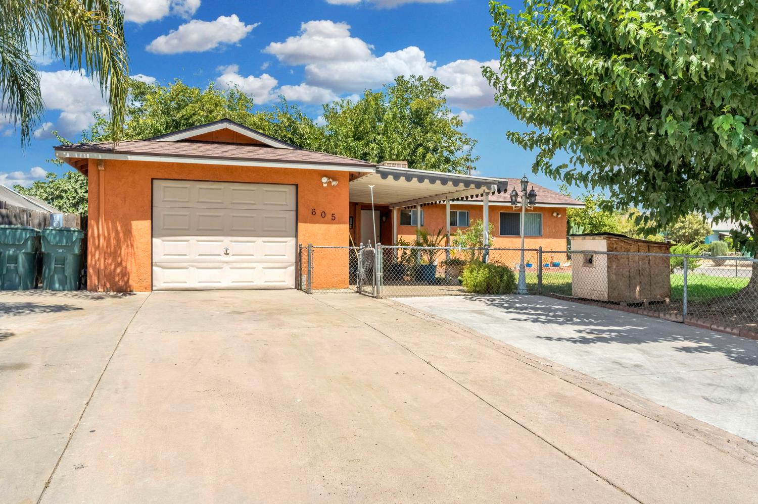 605 Stanley St, Exeter, CA 93221