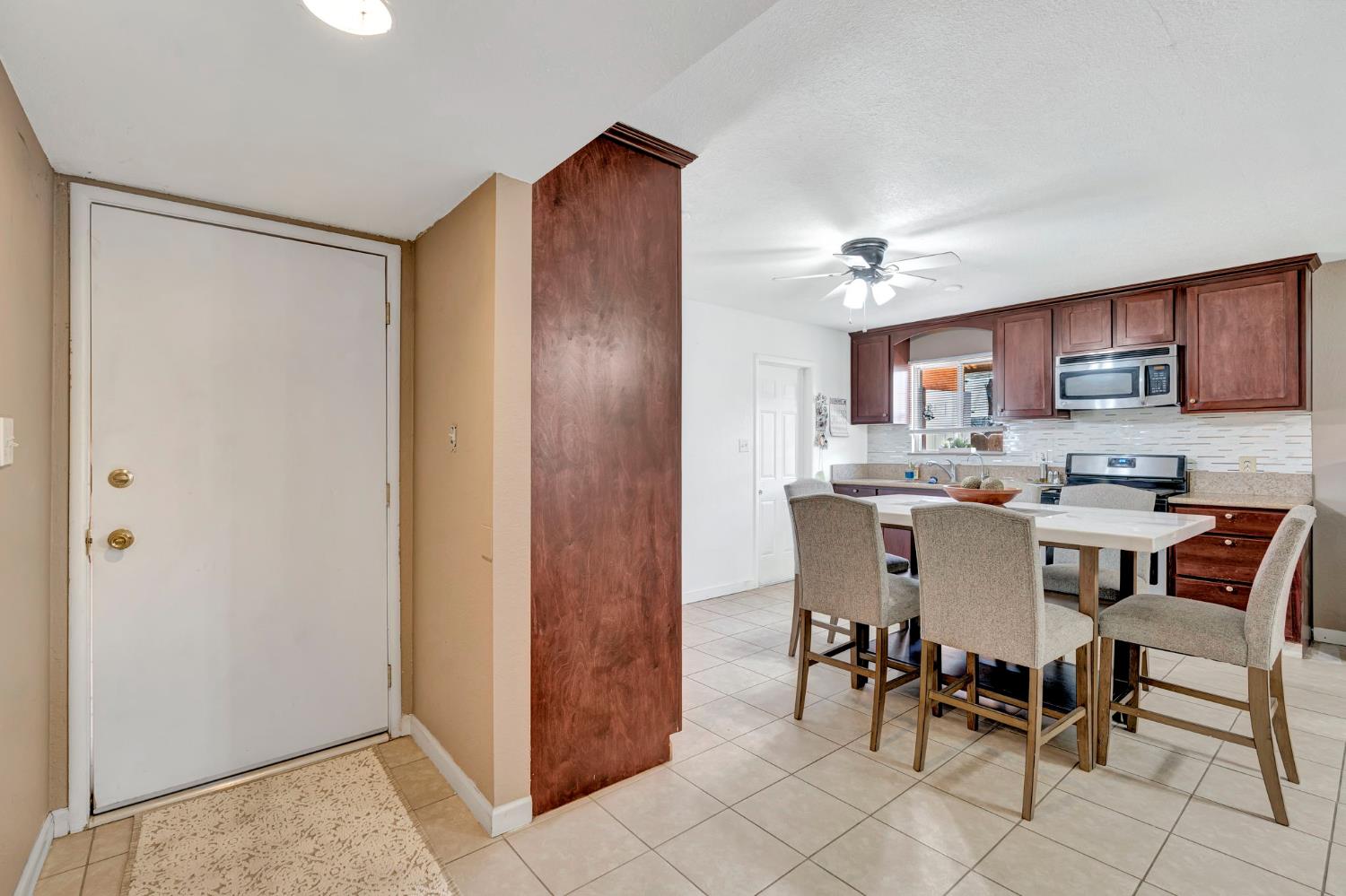 605 Stanley St, Exeter, CA 93221