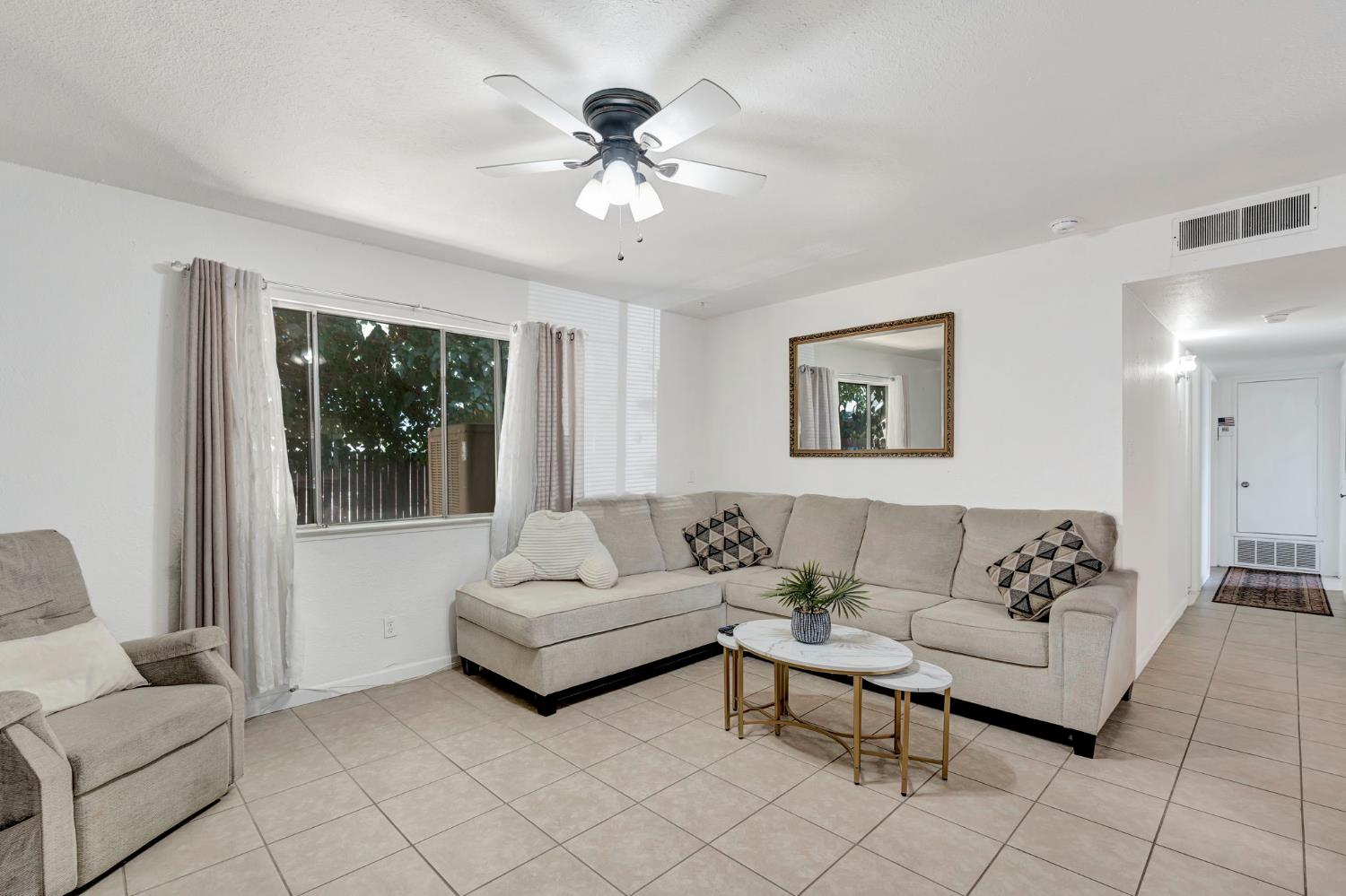605 Stanley St, Exeter, CA 93221
