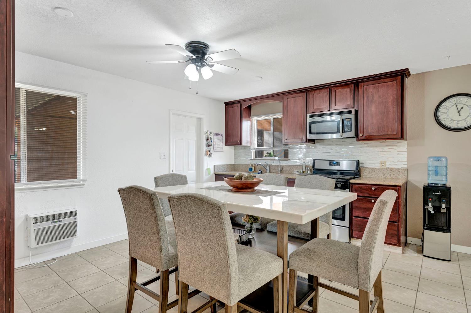 605 Stanley St, Exeter, CA 93221