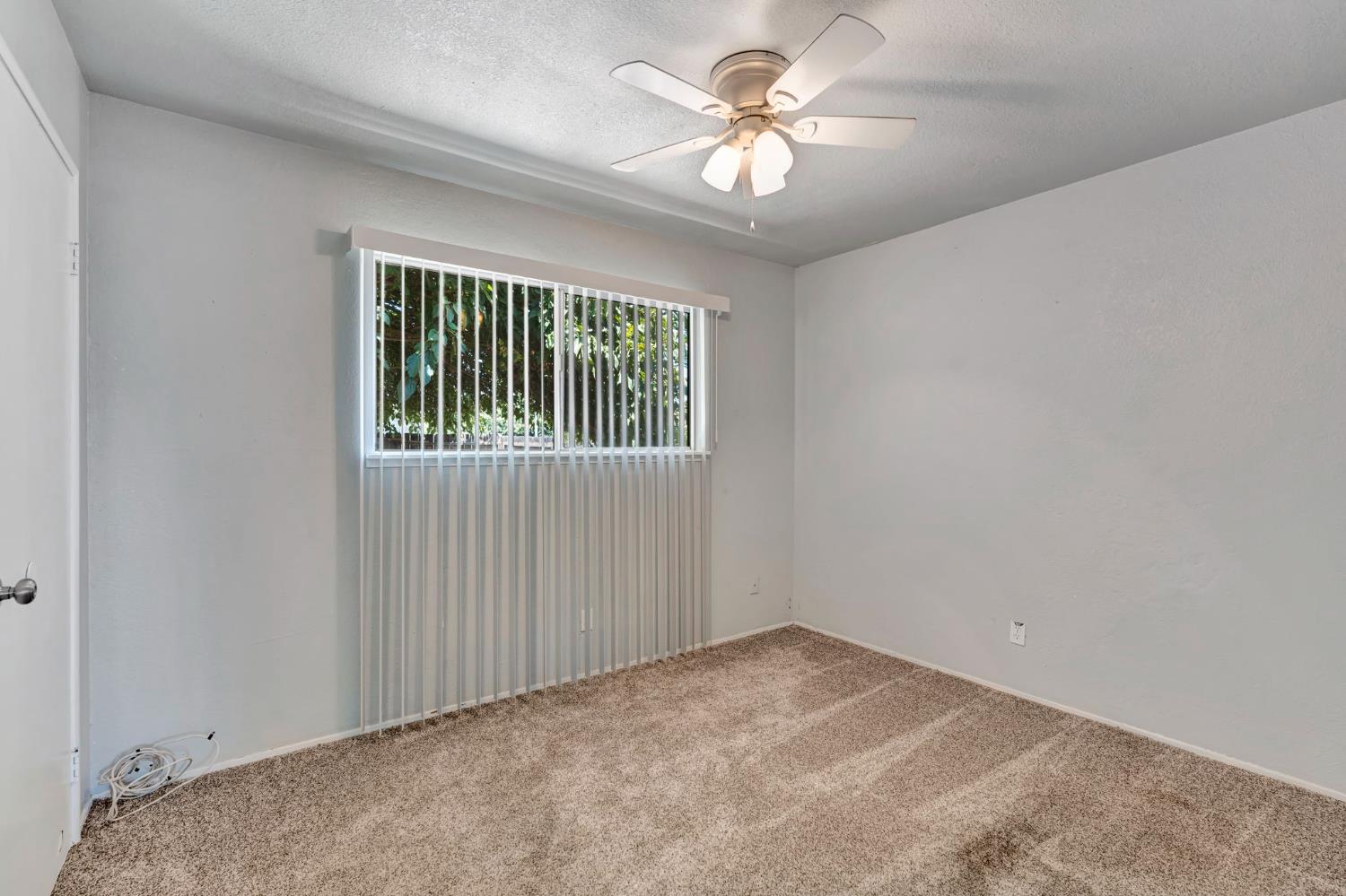 605 Stanley St, Exeter, CA 93221