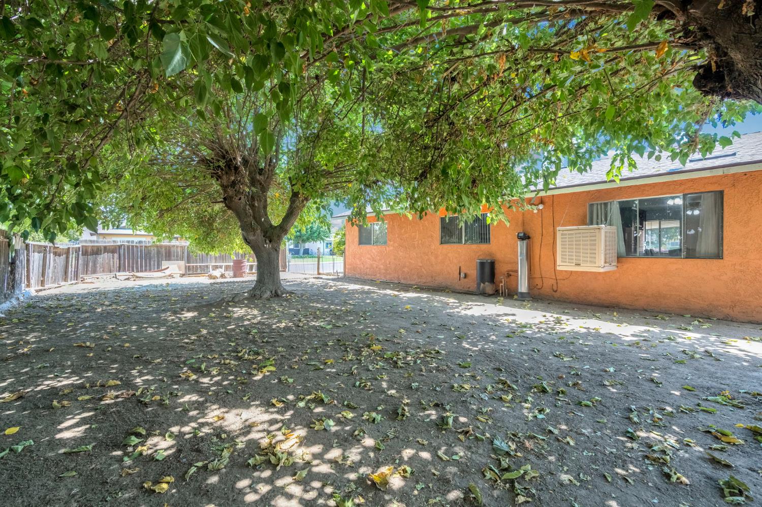 605 Stanley St, Exeter, CA 93221
