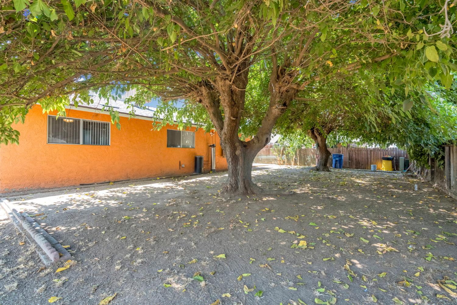 605 Stanley St, Exeter, CA 93221