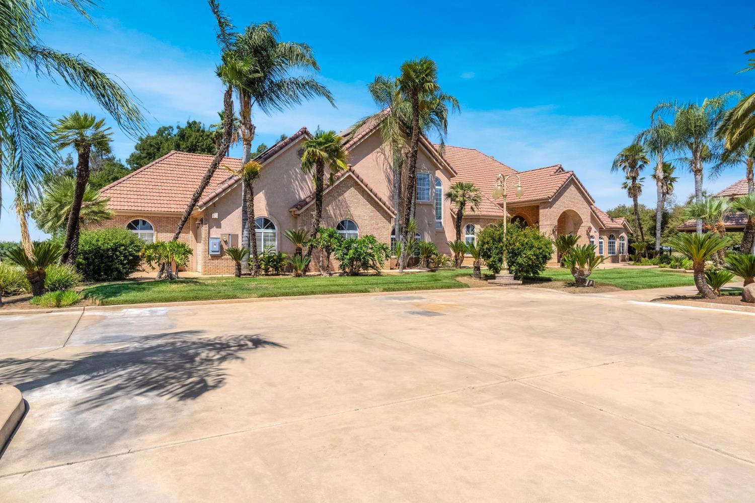 41481 Road 120, Orosi, CA 93647