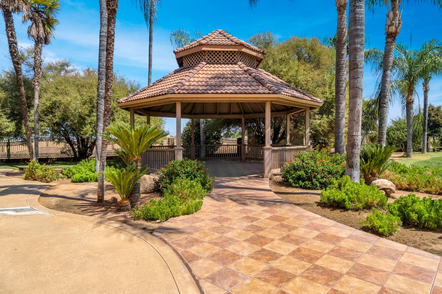 41481 Road 120, Orosi, CA 93647