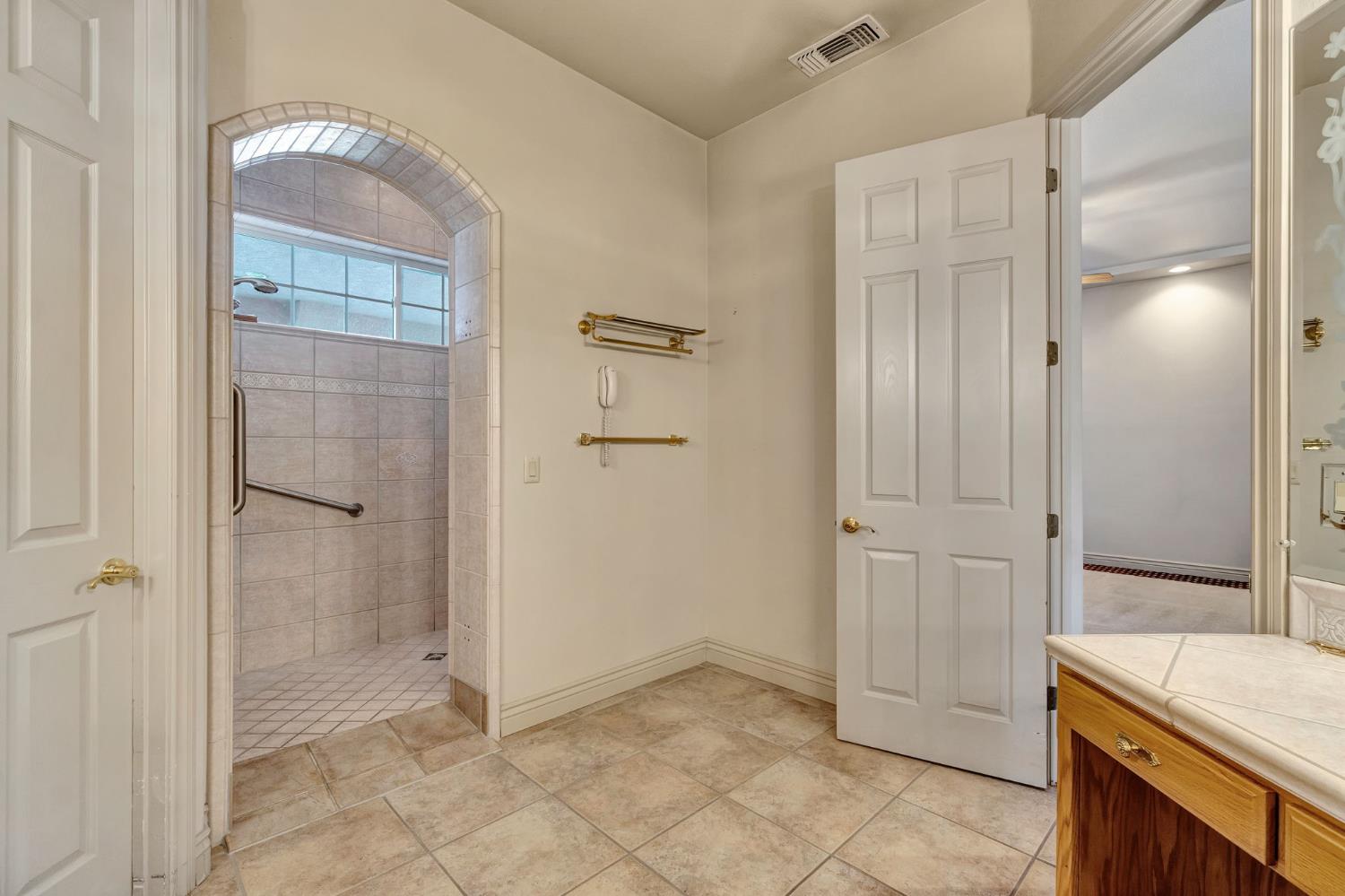 41481 Road 120, Orosi, CA 93647