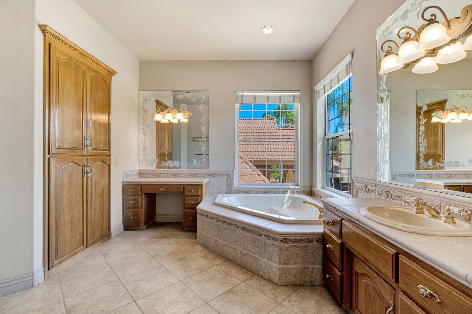 41481 Road 120, Orosi, CA 93647