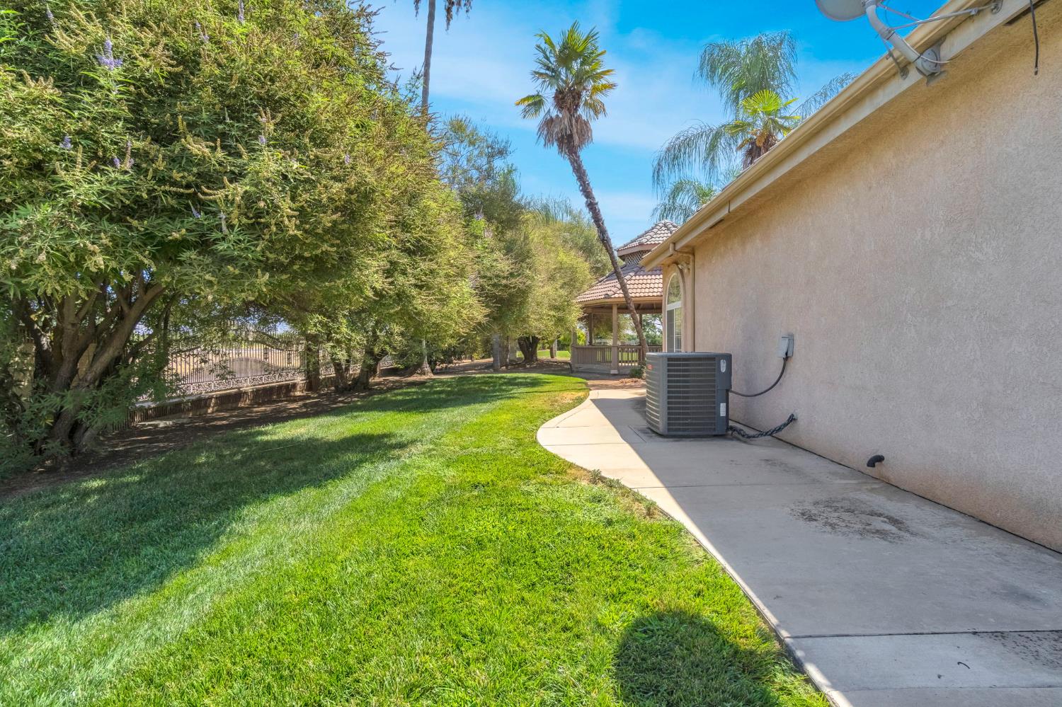 41481 Road 120, Orosi, CA 93647
