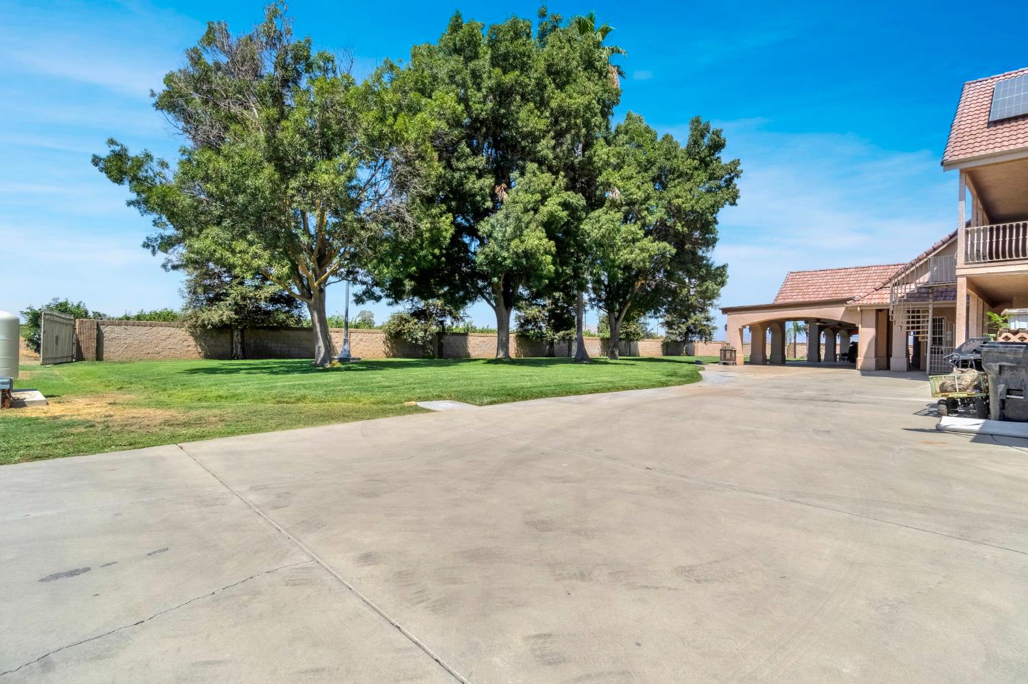 41481 Road 120, Orosi, CA 93647
