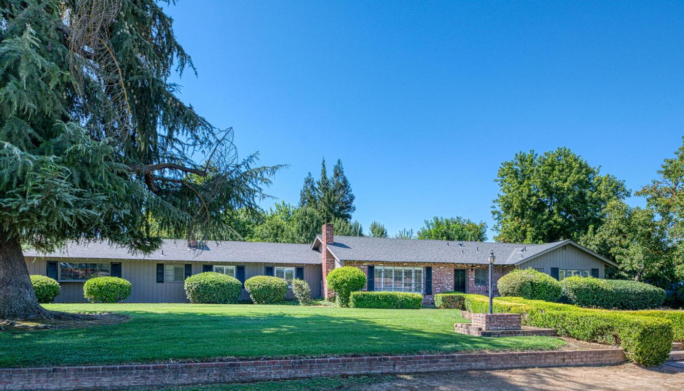 1565 W Barstow, Fresno, CA 93711