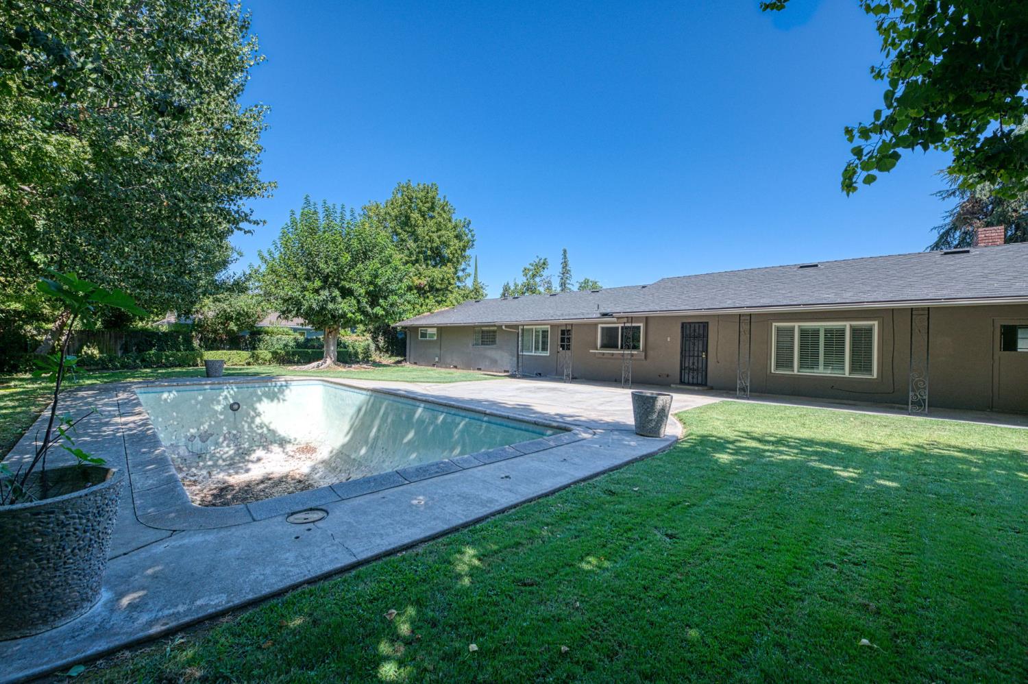1565 W Barstow, Fresno, CA 93711