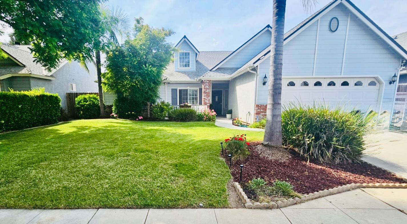 2559 E Fallbrook Ave, Fresno, CA 93720