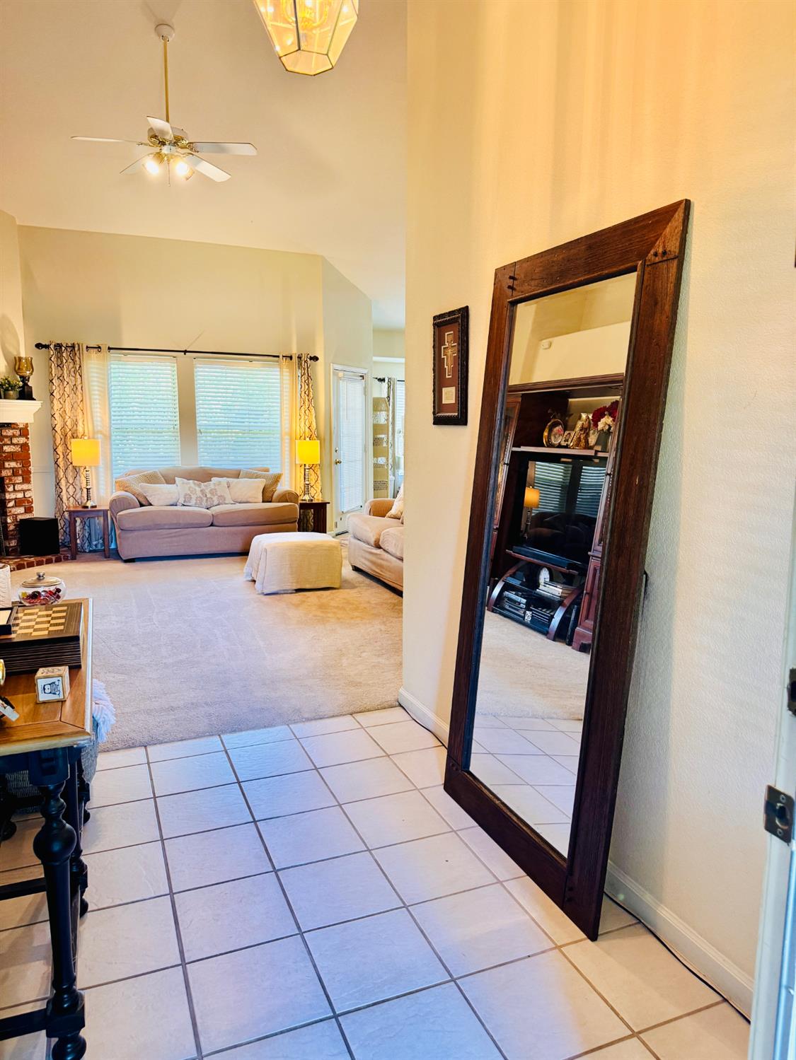 2559 E Fallbrook Ave, Fresno, CA 93720