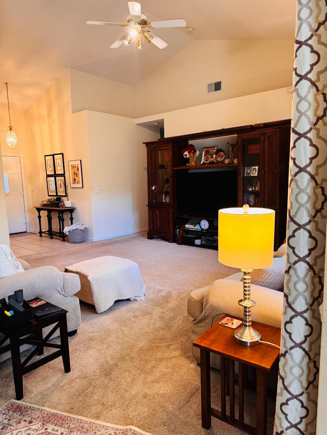 2559 E Fallbrook Ave, Fresno, CA 93720