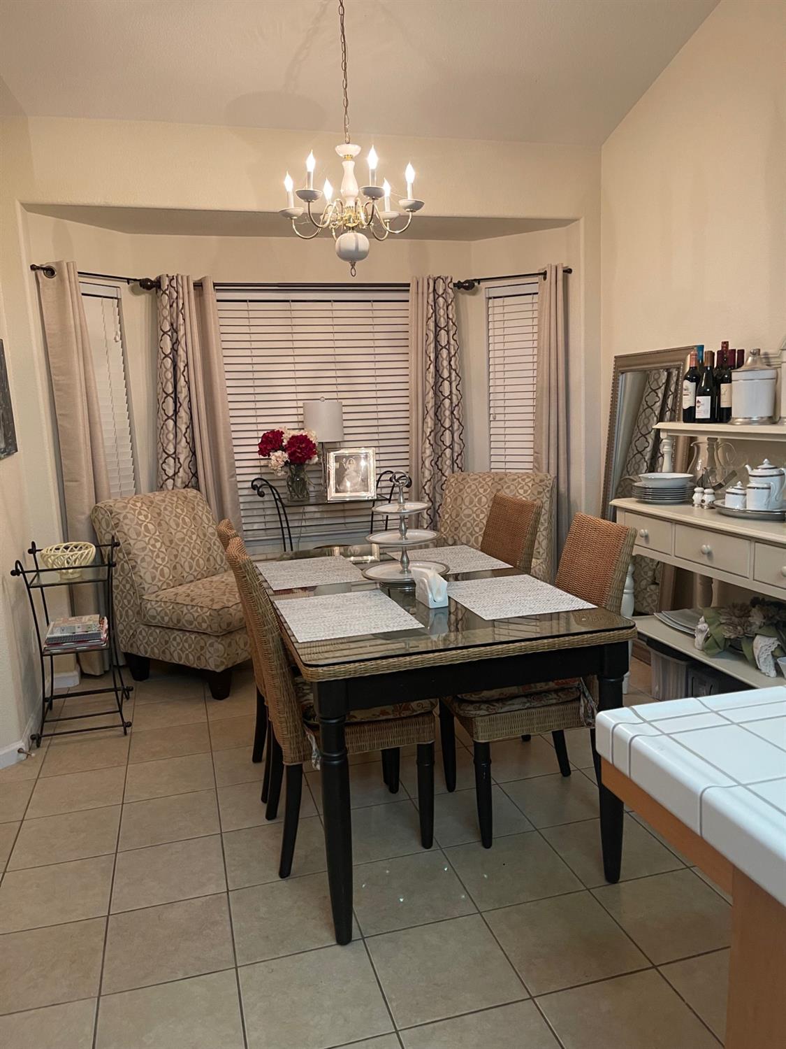 2559 E Fallbrook Ave, Fresno, CA 93720