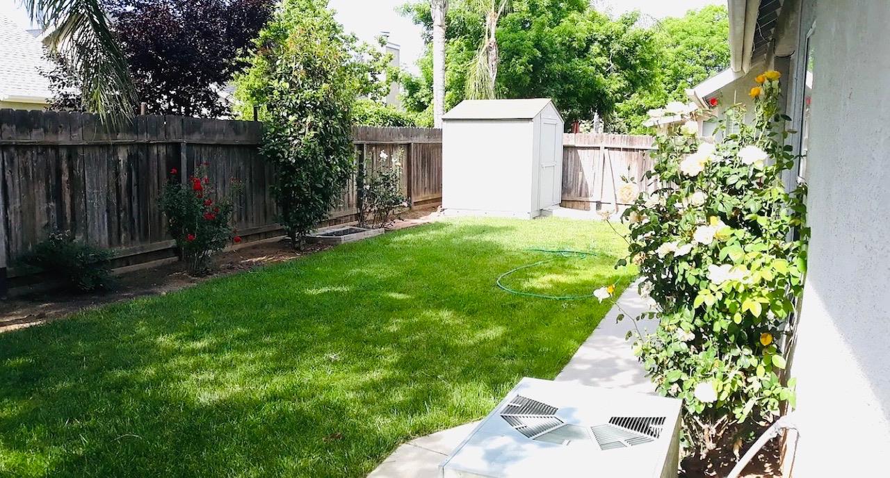 2559 E Fallbrook Ave, Fresno, CA 93720