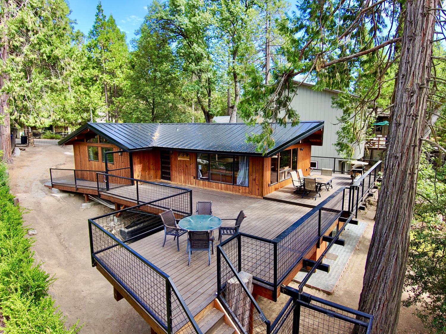 38954 Lake Point Court, Bass Lake, CA 93604