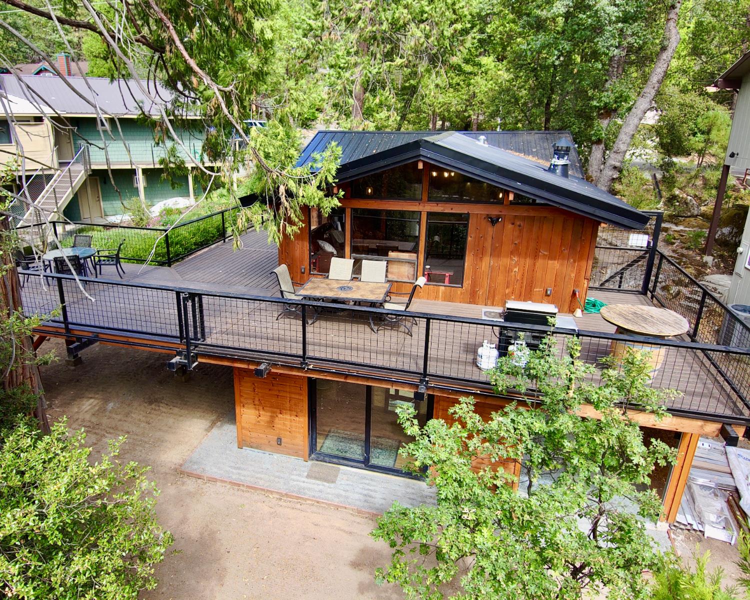 38954 Lake Point Court, Bass Lake, CA 93604