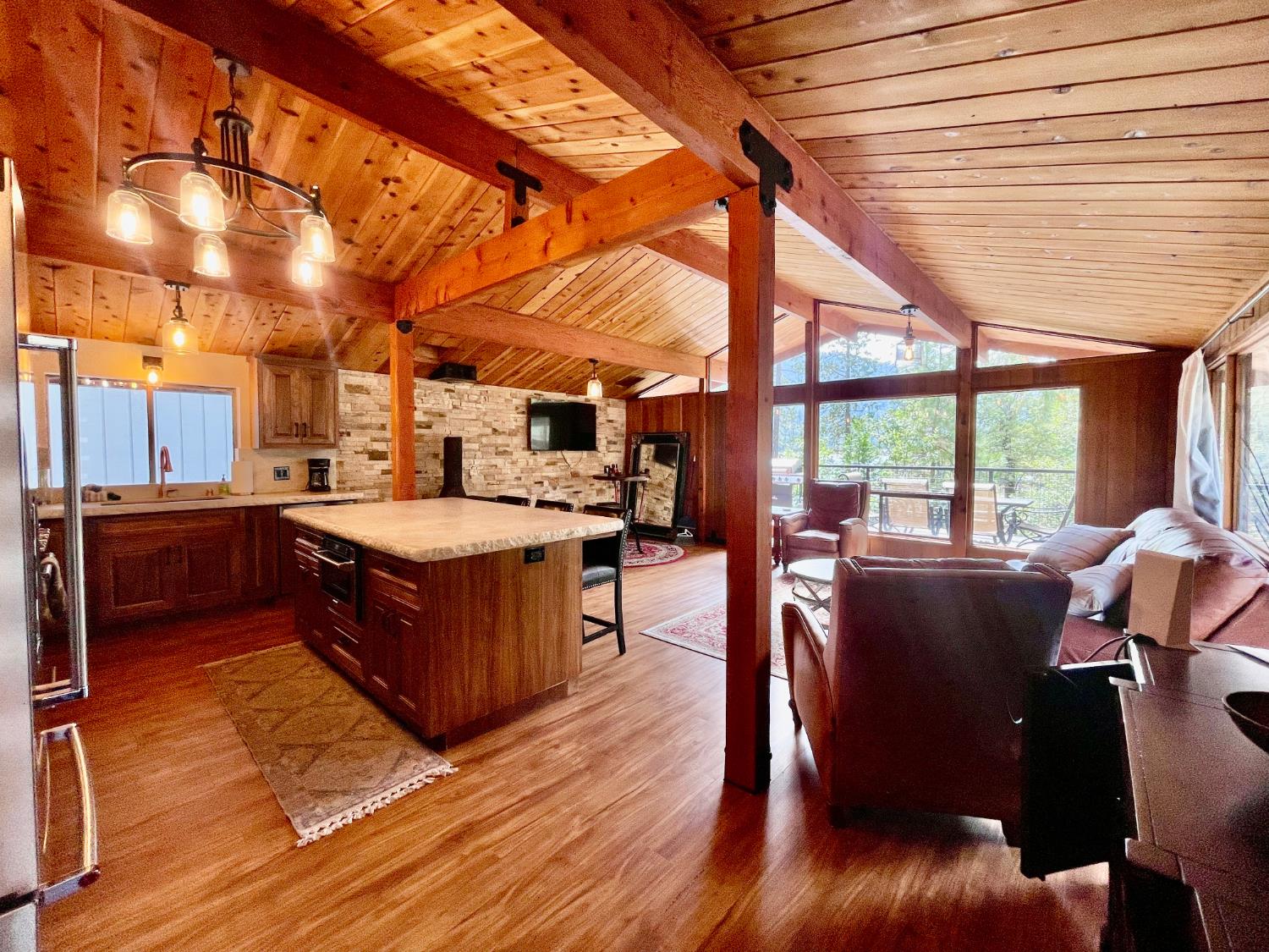 38954 Lake Point Court, Bass Lake, CA 93604