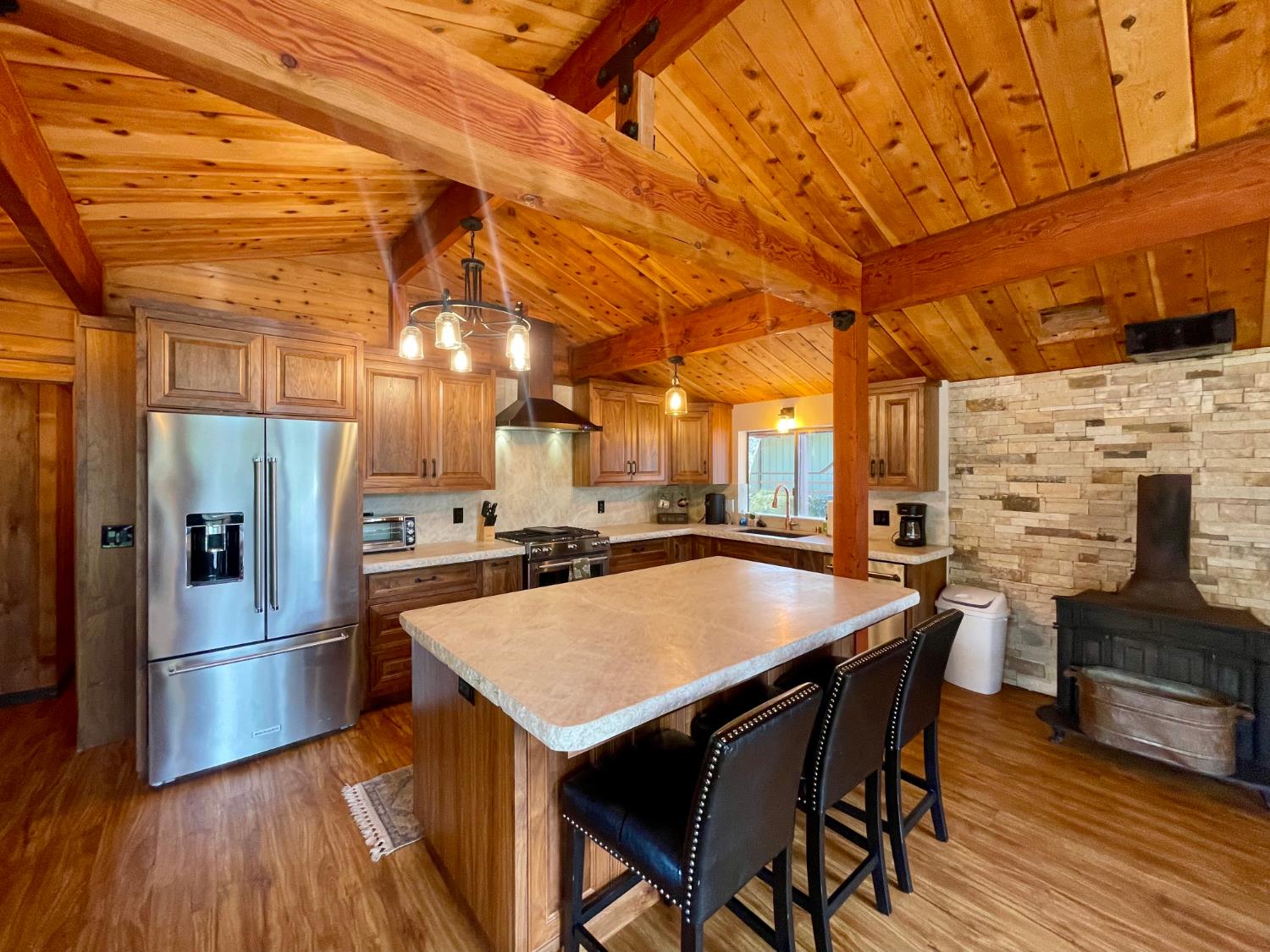38954 Lake Point Court, Bass Lake, CA 93604