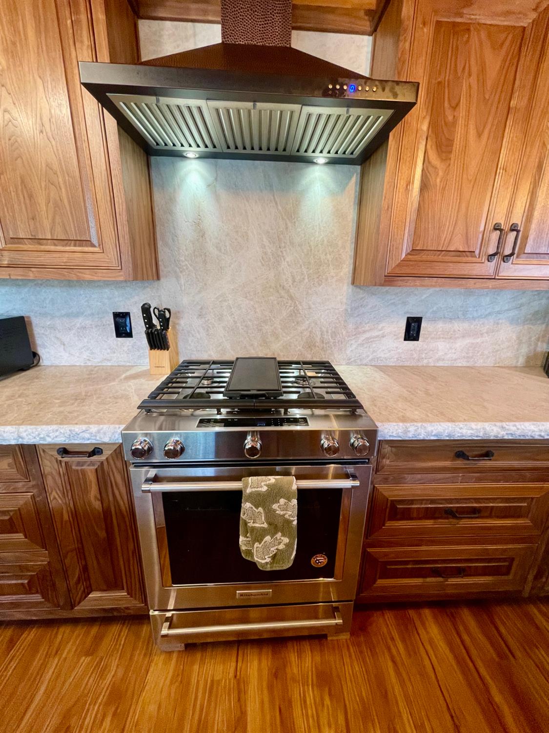 38954 Lake Point Court, Bass Lake, CA 93604