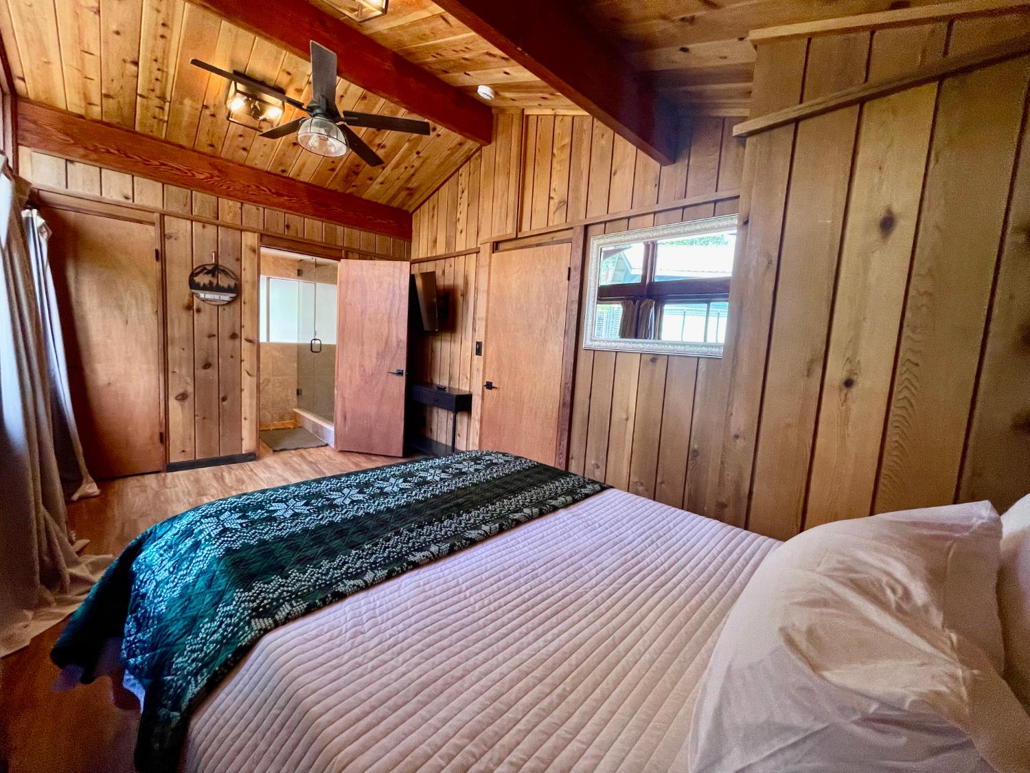 38954 Lake Point Court, Bass Lake, CA 93604