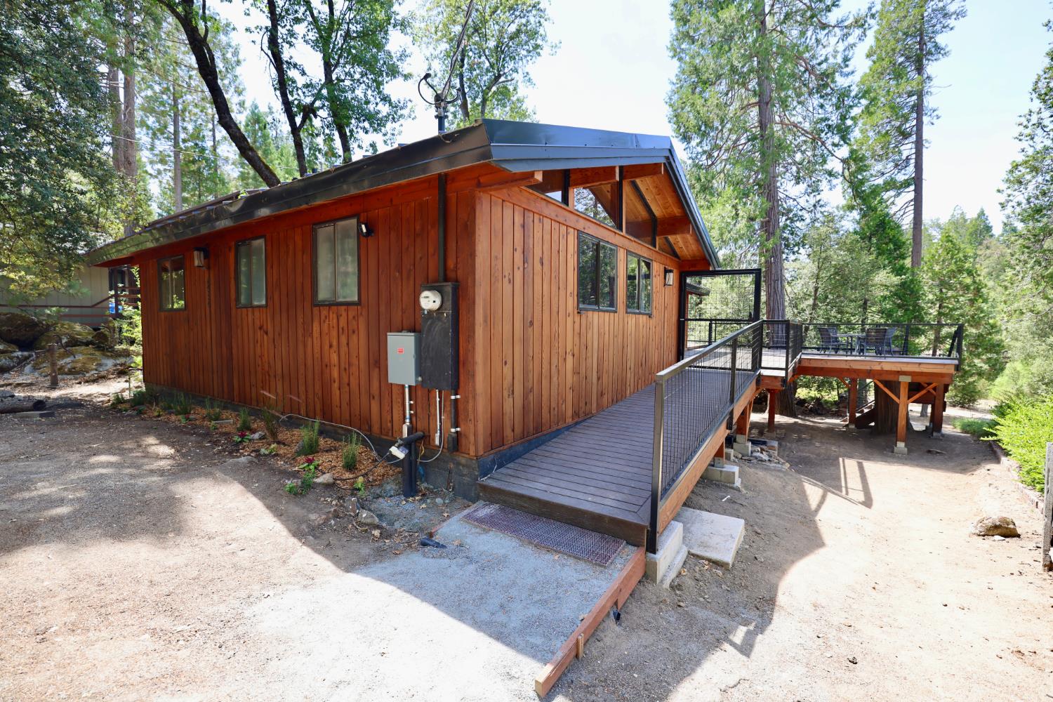 38954 Lake Point Court, Bass Lake, CA 93604