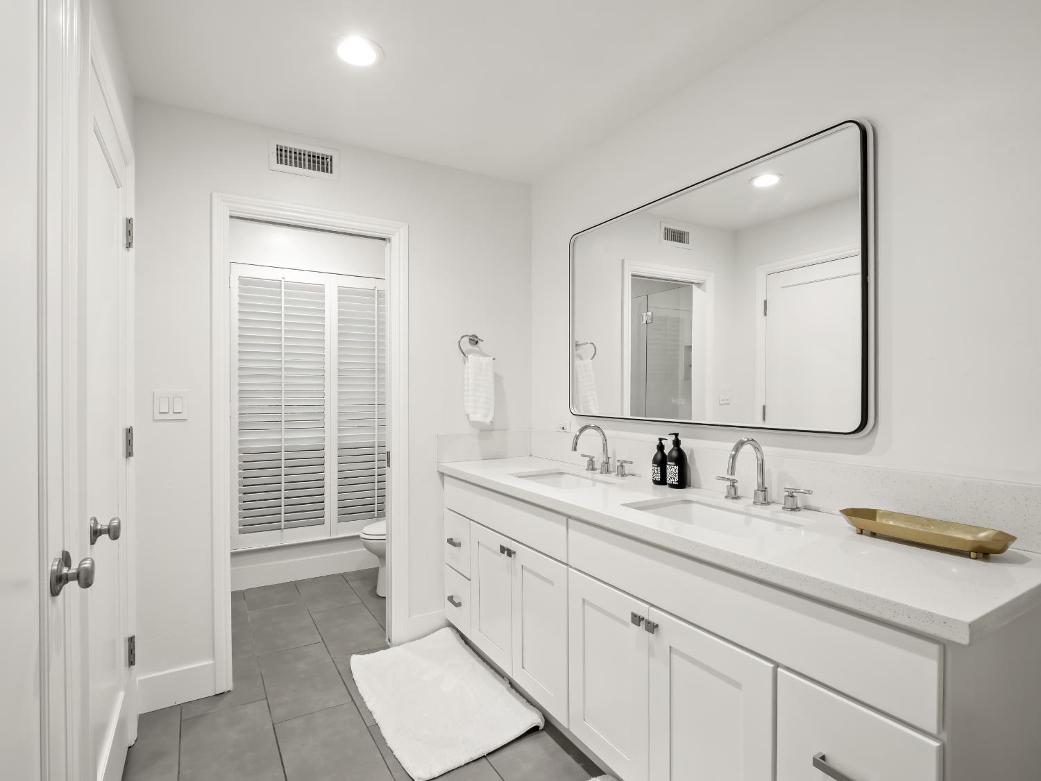 3231 W Chennault Ave, Fresno, CA 93711