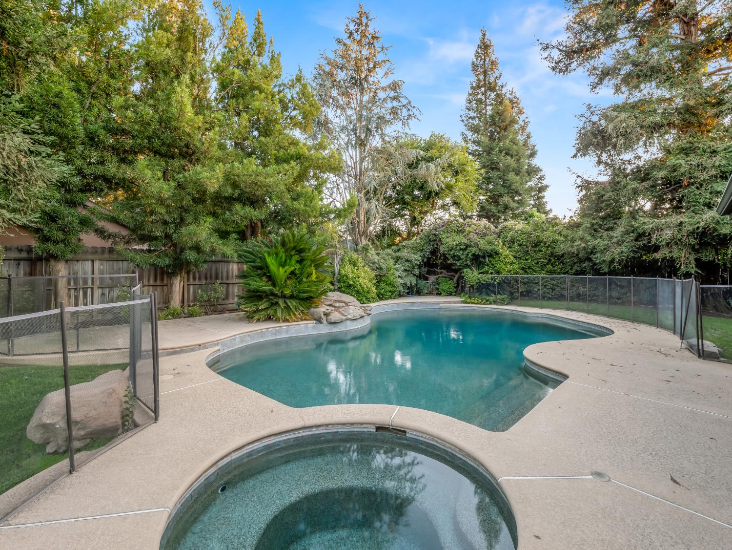 3231 W Chennault Ave, Fresno, CA 93711