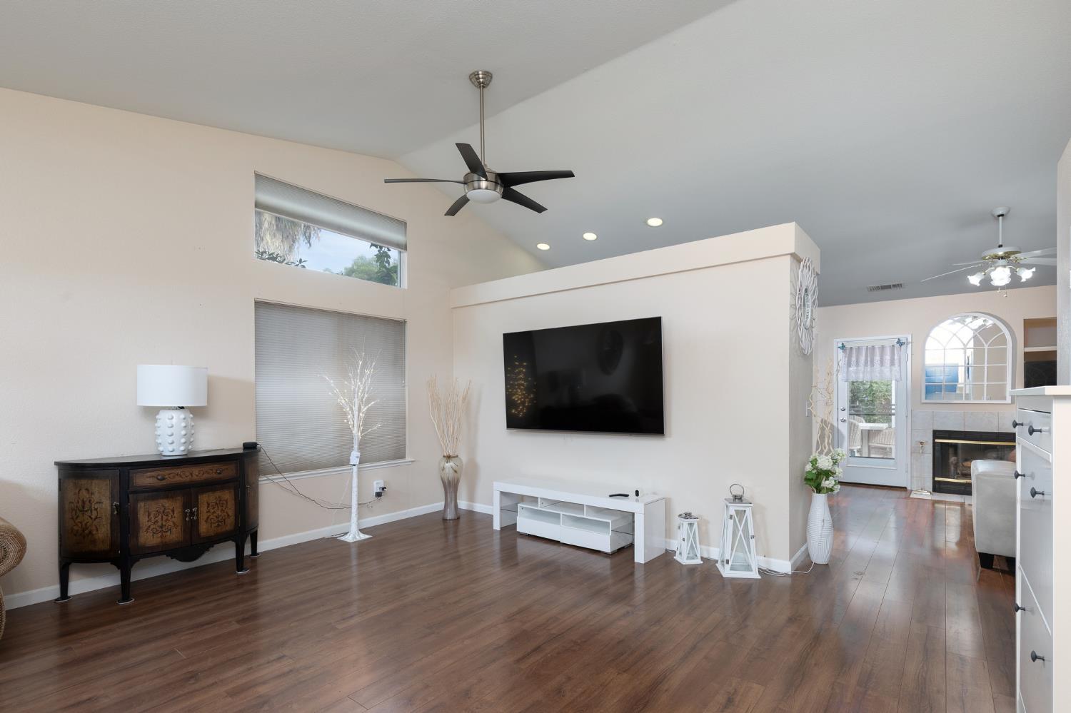 2671 Dennis Ave, Fresno, CA 93611