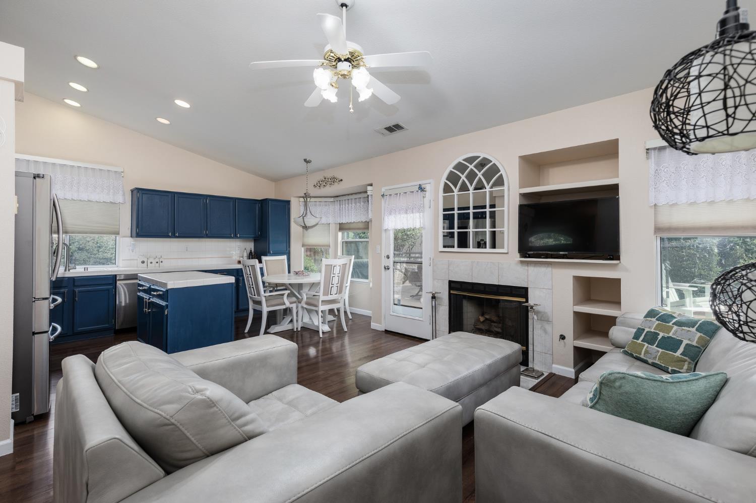 2671 Dennis Ave, Fresno, CA 93611