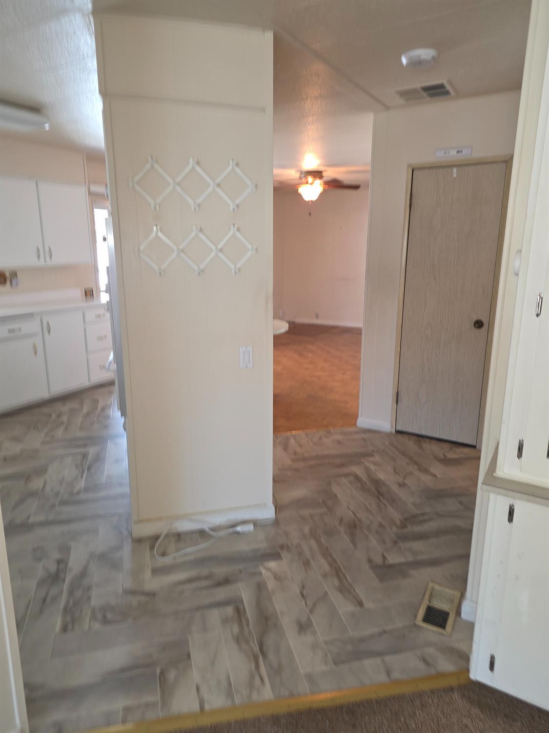 2706 W Ashlan Ave #25, Fresno, CA 93705