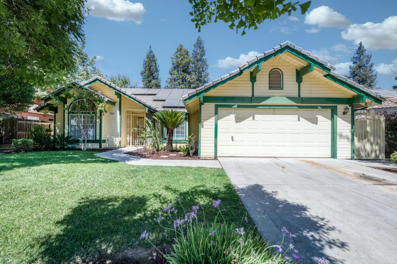 6342 N Selland Ave, Fresno, CA 93711