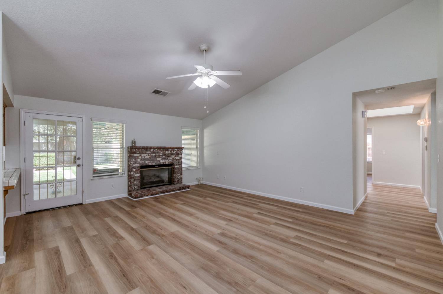 6342 N Selland Ave, Fresno, CA 93711