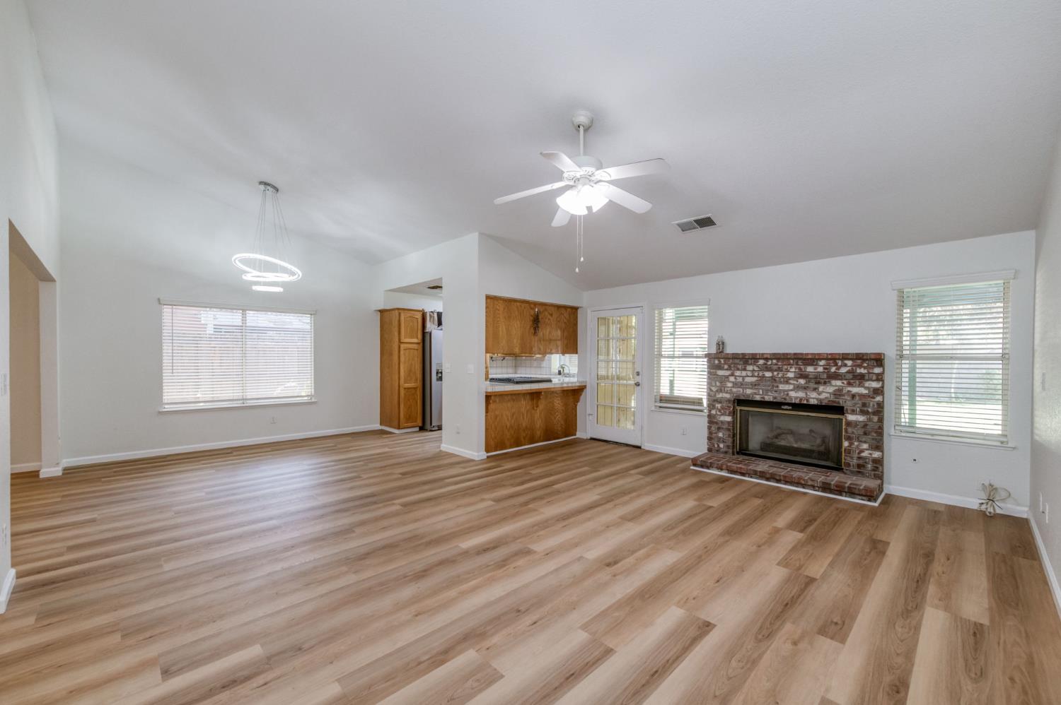 6342 N Selland Ave, Fresno, CA 93711