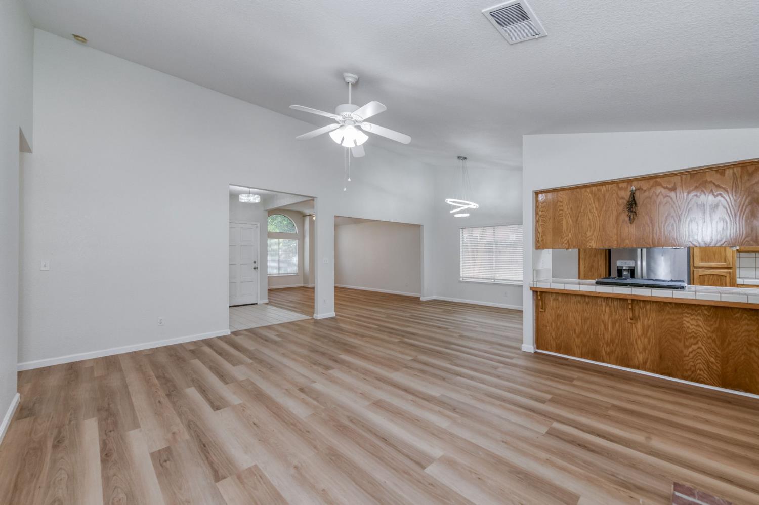 6342 N Selland Ave, Fresno, CA 93711